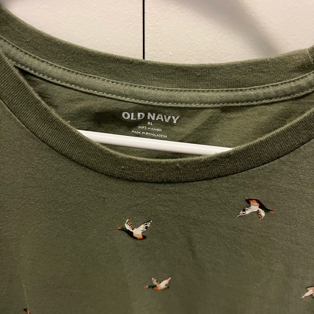 Old Navy Green T-Shirt with Bird Print